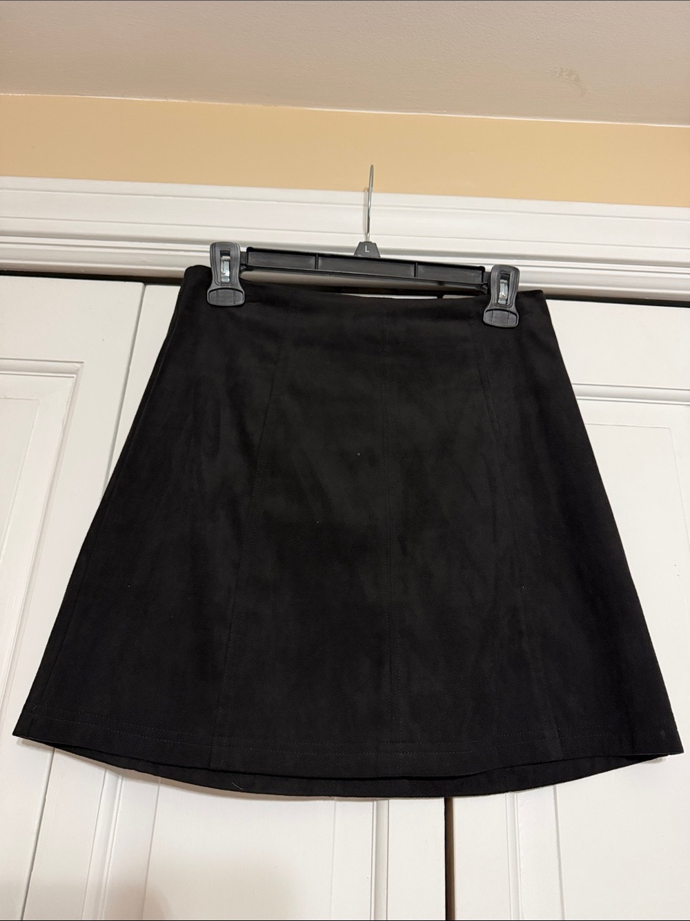 Francesca’s Black Women's Suede Skirt